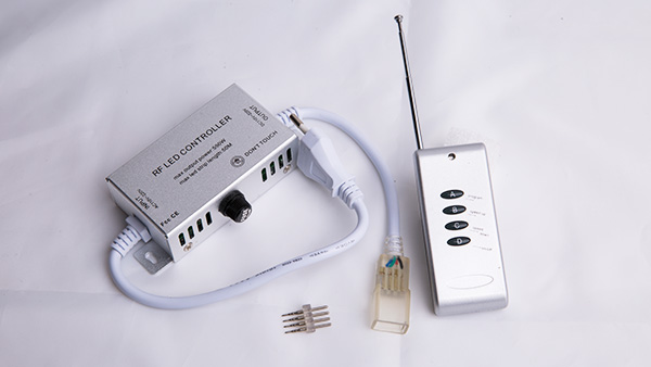 led控制器定制廠家：建筑外立面照明燈光色彩變化的實現(xiàn)者